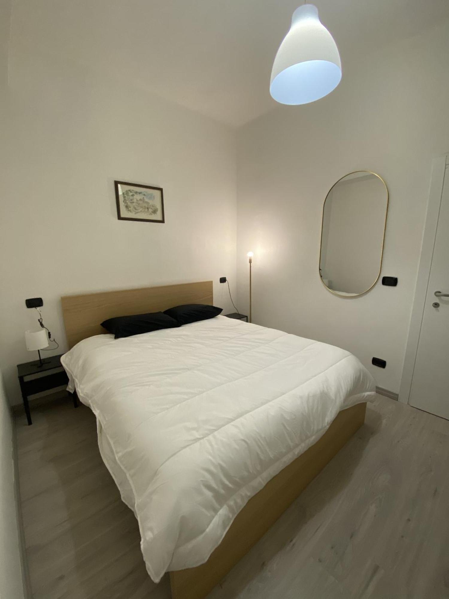 Lake Front Apartments, Lecco Exterior photo